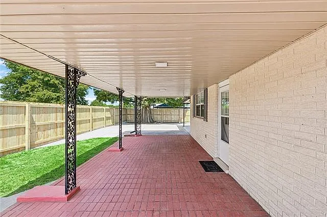 4 bed, 2.0 bath, 1734 sqft, $2,200 — Photo 3
