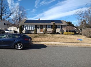 4 Sun Valley Rd, Hamilton, NJ 08690