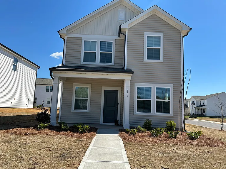 502 Amhurst St SW — Photo 1