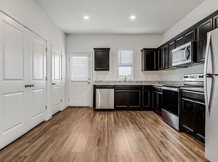 131 Peony Ln, Jarrell, TX 76537