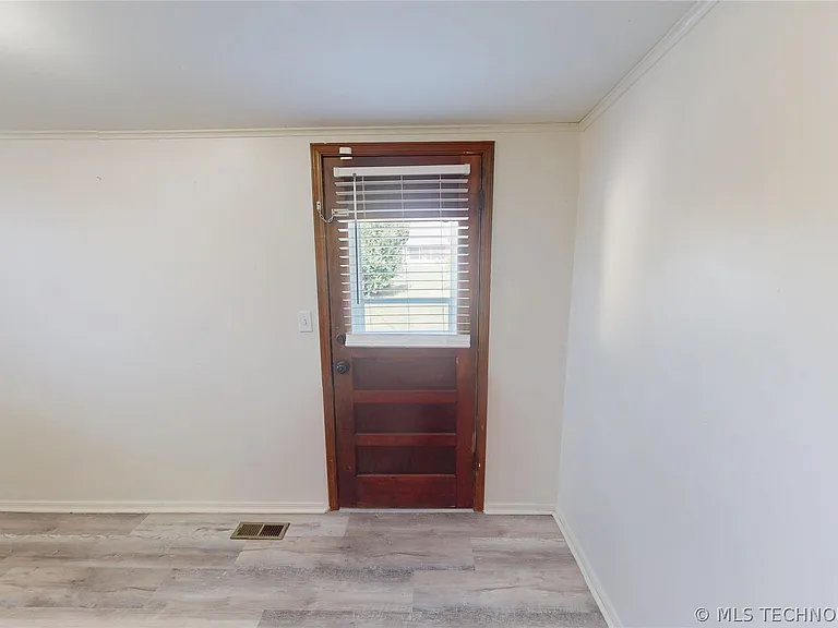 916 N Wilson Ave — Photo 16