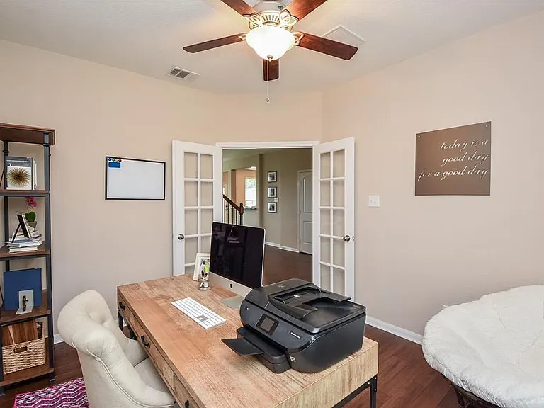 7002 Edwanna Ln — Photo 4