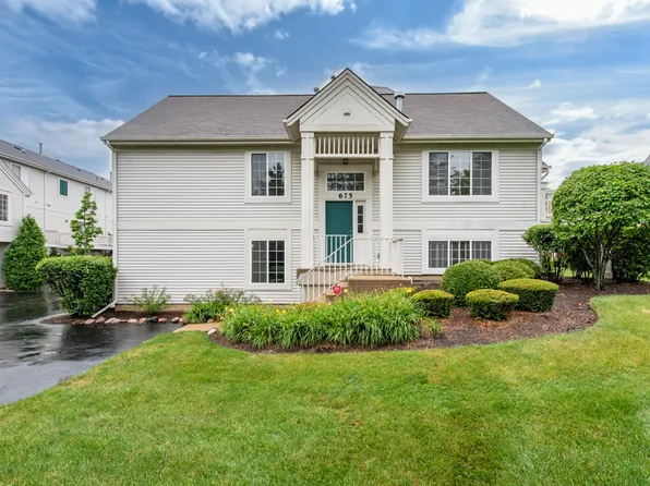 675 S Rosehall Ln, Round Lake, IL 60073