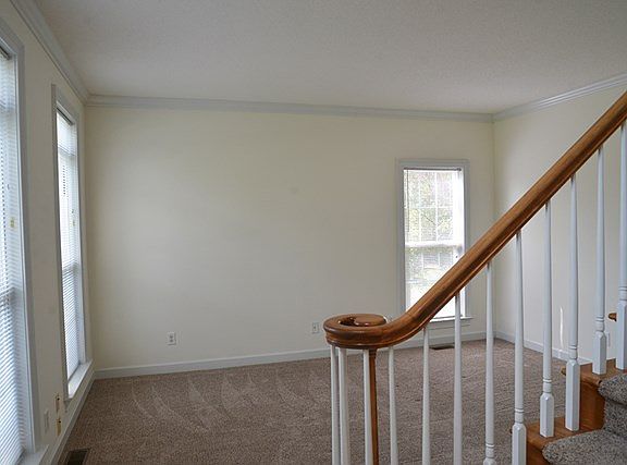 4th image of 103 Fairway Lakes Rd