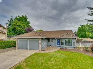 109 SW Spruce St, Dundee, OR 97115