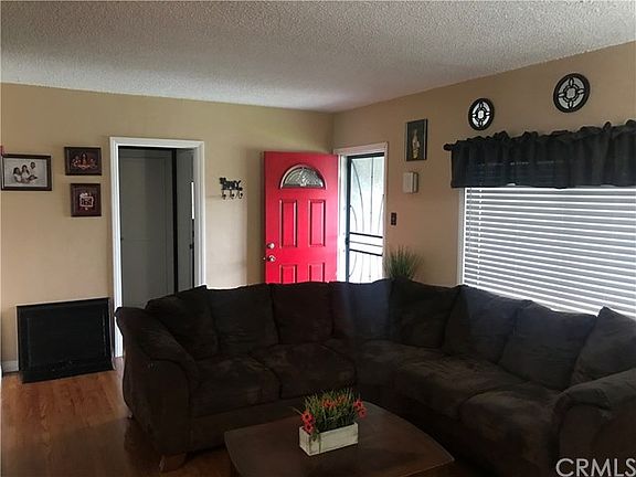3rd image of 2632 Hayes Ave