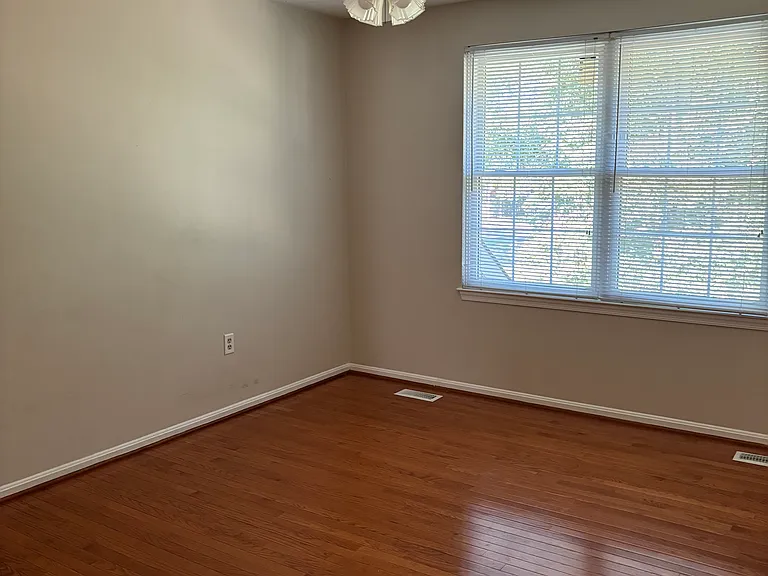 6915 Caribou Ct — Photo 3