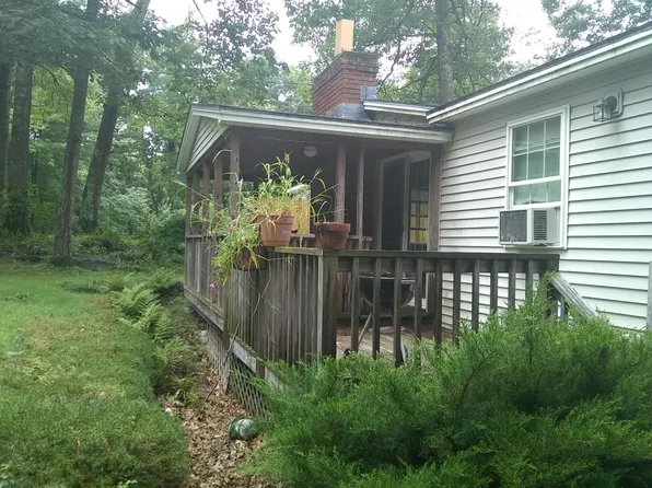 3 Alice Rd, Derry, NH 03038