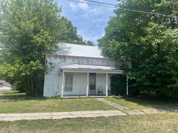 400 7th St, Iron Gate, VA 24448