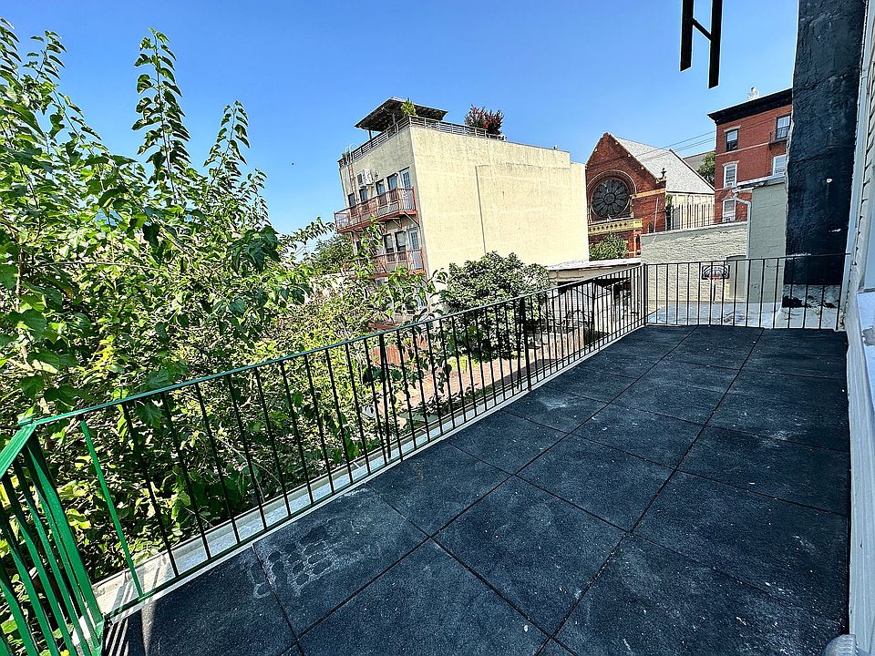 1st image of 376 Van Brunt St Floor 2