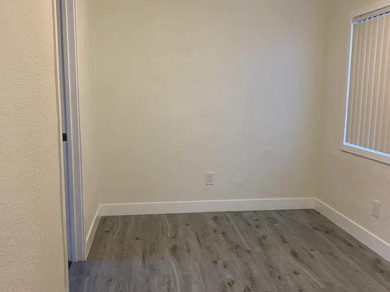 1930 Cherry Ave #3 — Photo 3