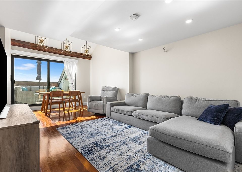 1st image of 42 8th St APT 2514