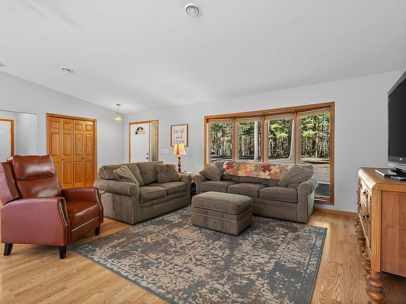 3rd image of 4225 Eagles Nest Rd