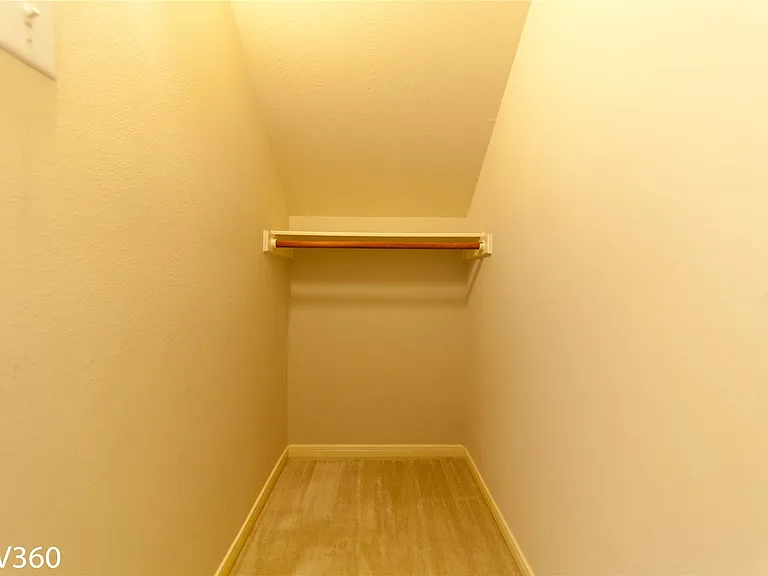2943 Meadowglen Crst — Photo 12