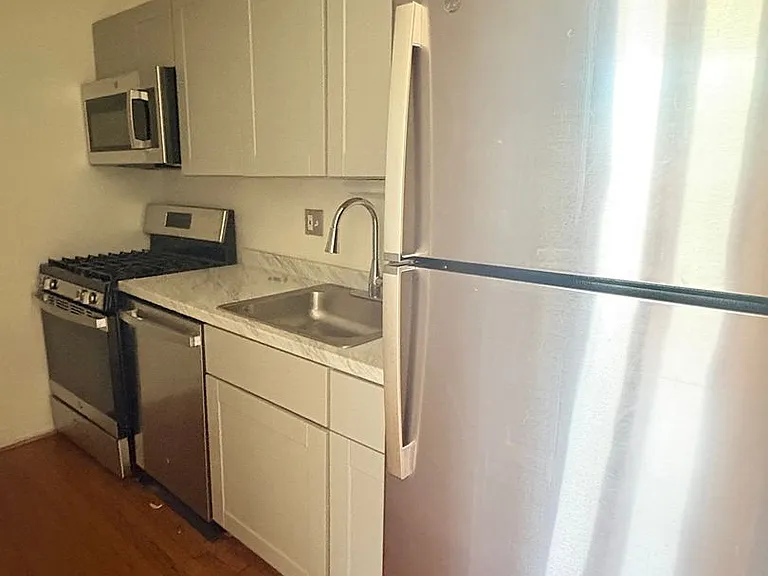 13 W. Preston St — Photo 4