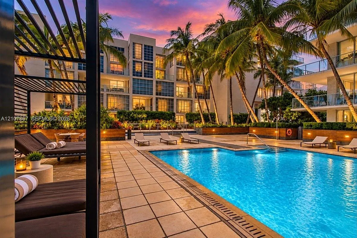 Two Midtown Miami Condo — Photo 2