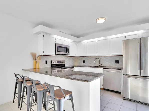 5633 SE Windsong Lane, Stuart, FL 34997