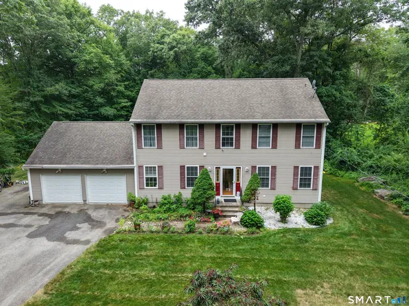 17 Tripp Hollow Road, Brooklyn, CT 06234