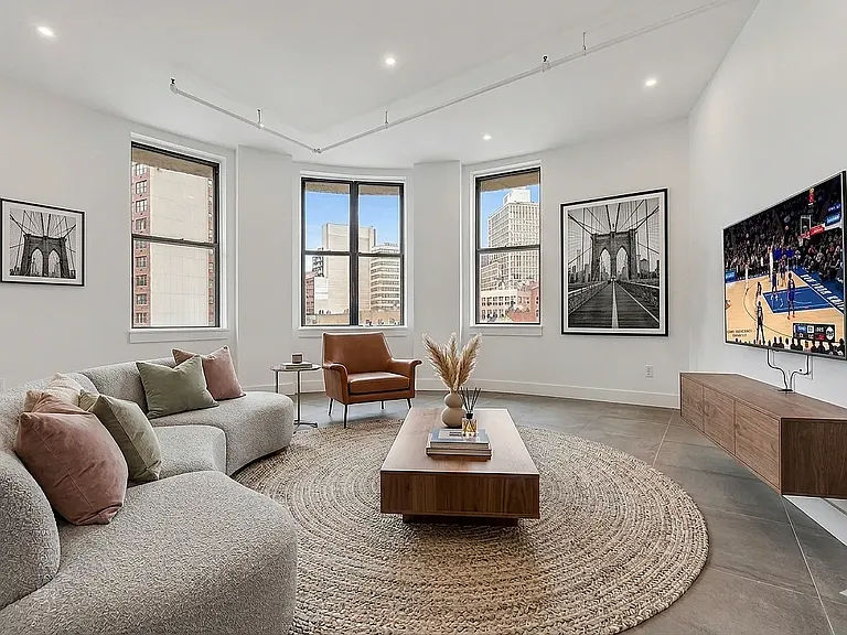 81 Willoughby St #406 — Photo 1