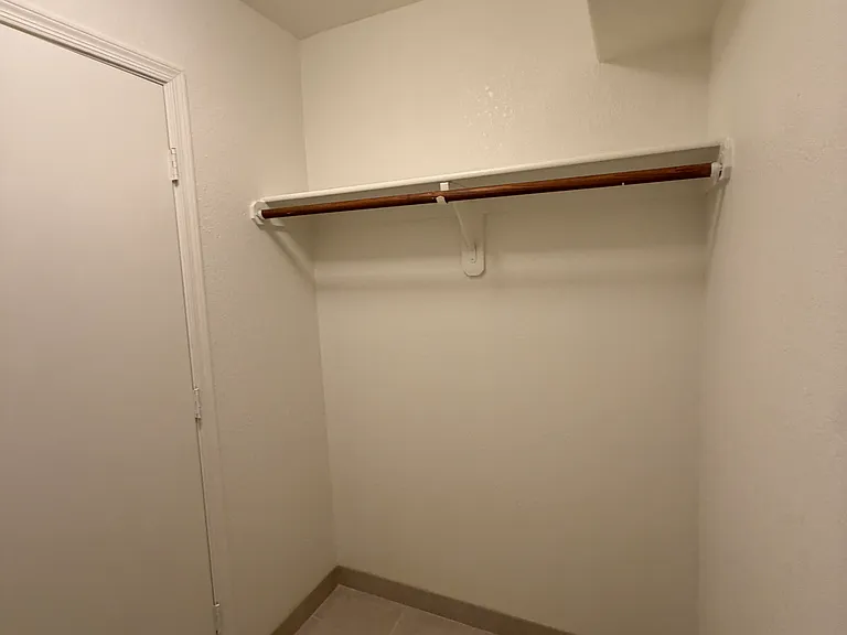 2534 S Perillo Dr — Photo 38