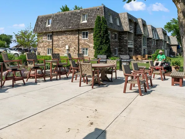 4397 Wilshire Blvd APT E305, Mound, MN 55364