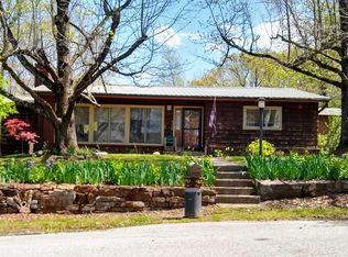 1414 N Hillcrest Ave, Fayetteville, AR 72703