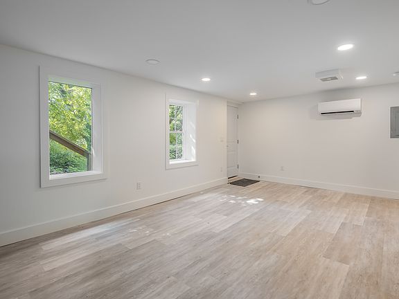 3rd image of 20 Chiles Ave #3