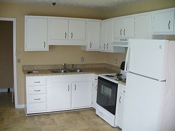 3rd image of 617 Monagan St