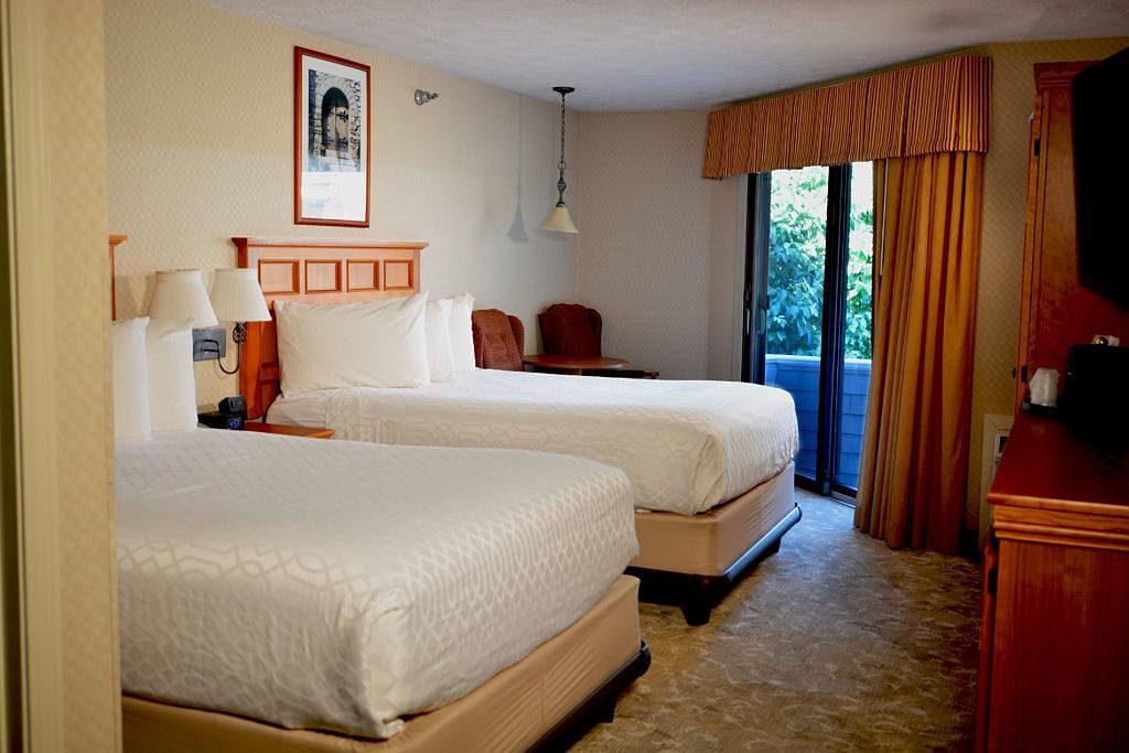 74 Main St, Ogunquit, ME 03907 Zillow