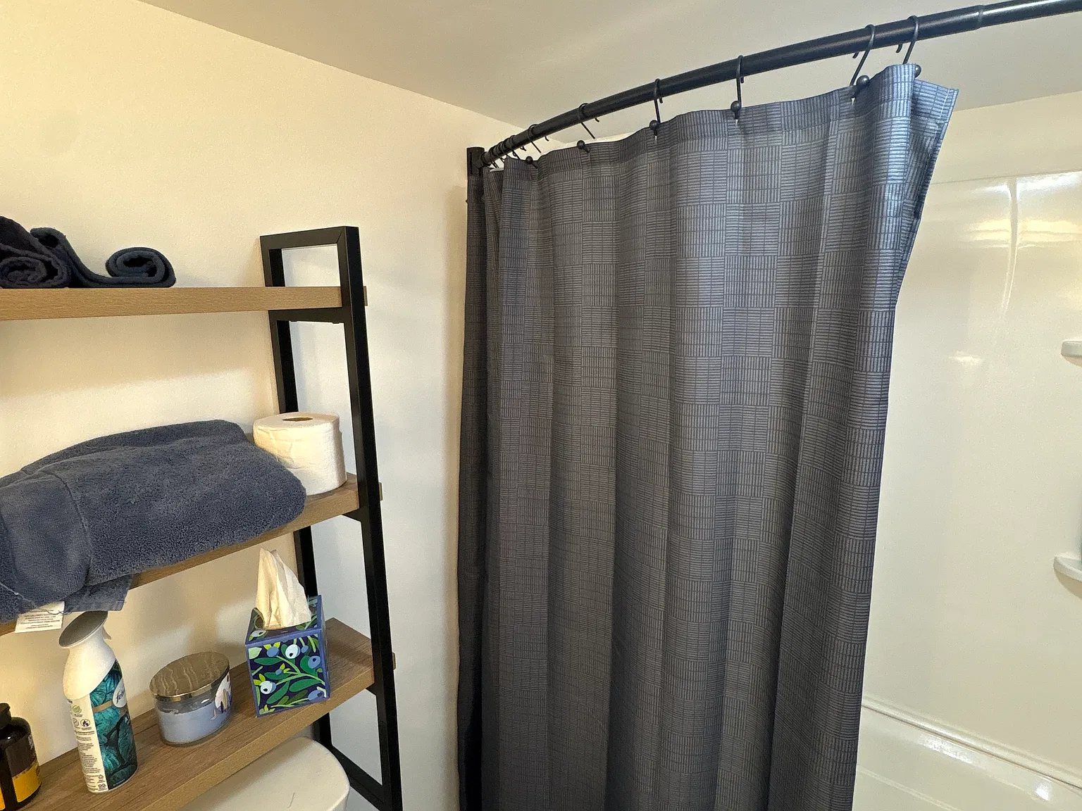 Studio, 400 sqft, $1,200 — Photo 3