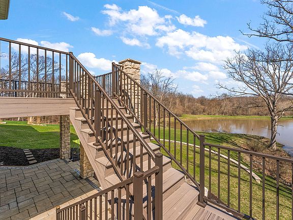3rd image of 359 W Sandhurst Dr