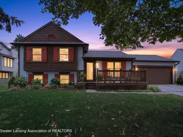 941 Alexandria Dr, Lansing, MI 48917