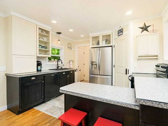 5th image of 2110 Bradbrook Ct