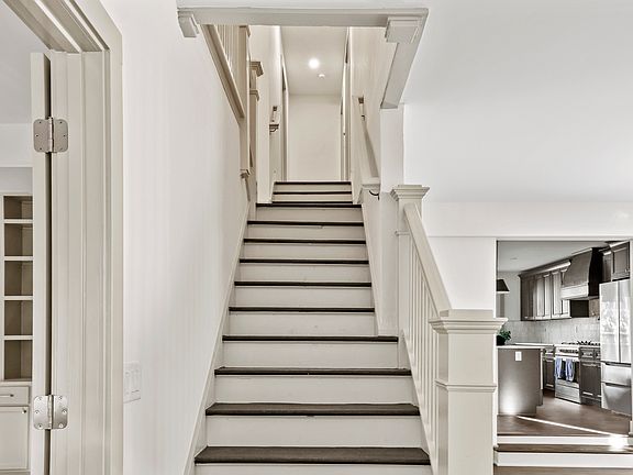 5th image of 5335 N Park Ave