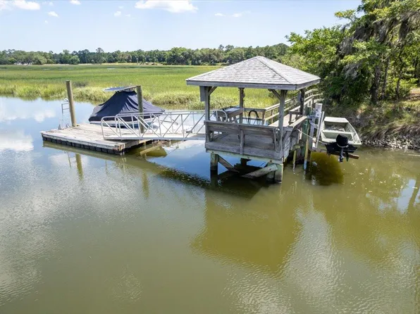 8344 Crooked Creek Ln, Edisto Island, SC 29438