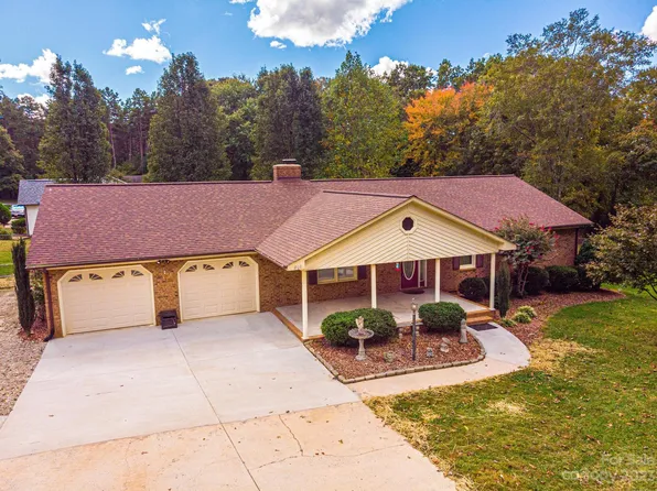 801 Hunting Ave, Lincolnton, NC 28092