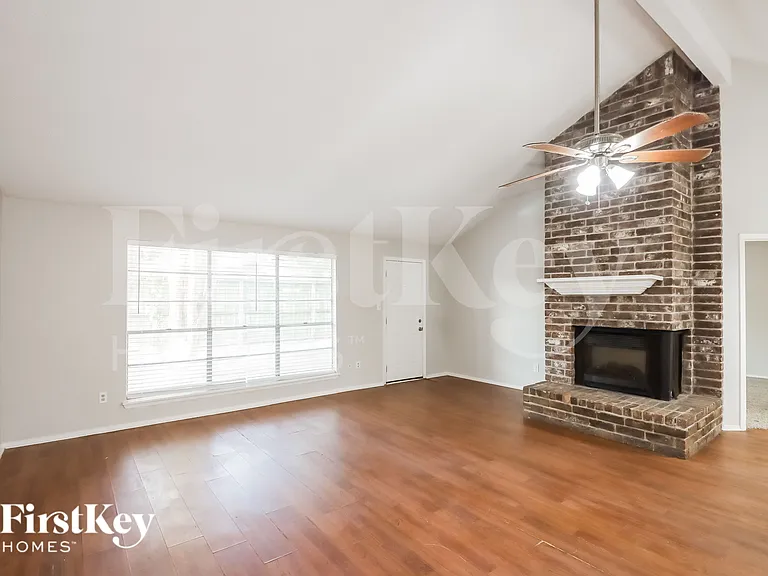 13323 Oak Ledge Dr — Photo 4
