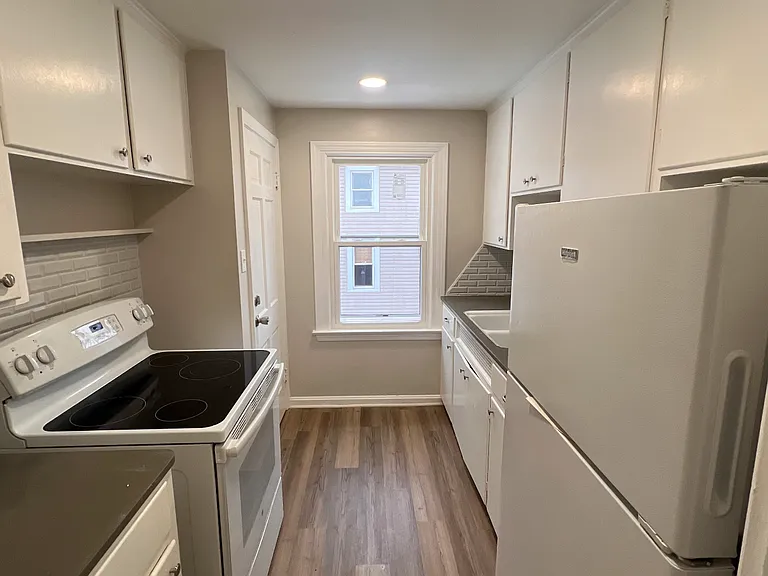 960 Amelia Ave #A — Photo 7