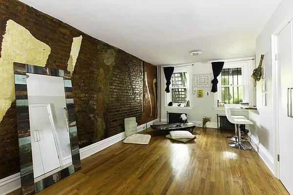 Rented by Compass | media 7