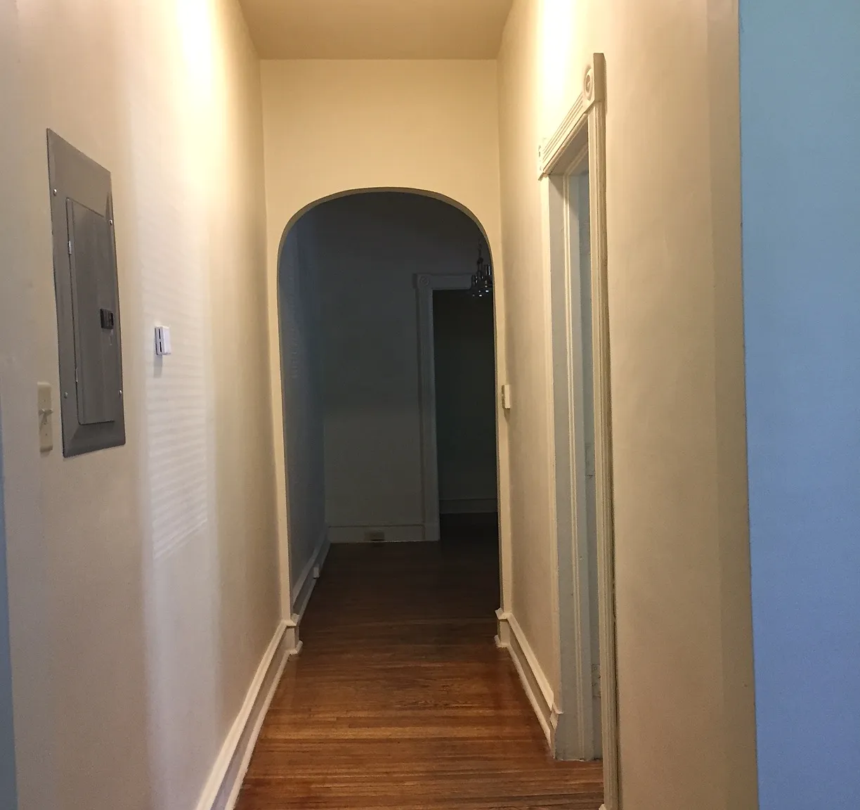 2 bed, 975 sqft, $1,450 — Photo 2