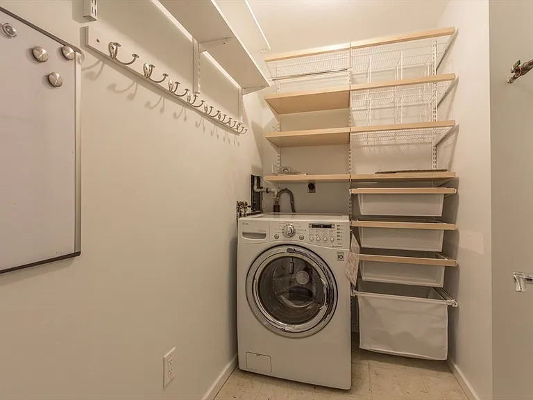 300 Commercial St #402 — Photo 11