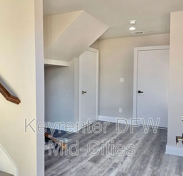 1427 Pearson St — Photo 3