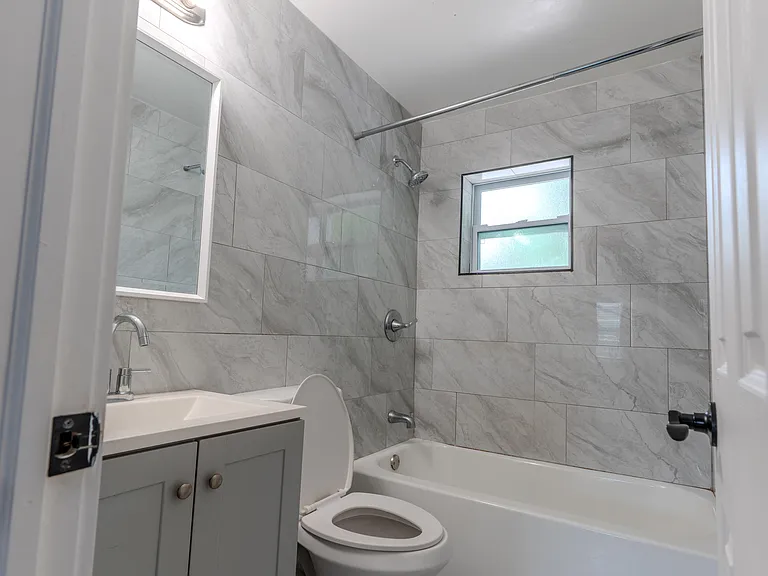 711 N 23rd St #B — Photo 2