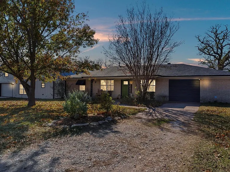 406 N Oak Ln — Photo 11