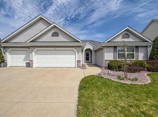560 E Randy Rd, Oak Creek, WI 53154