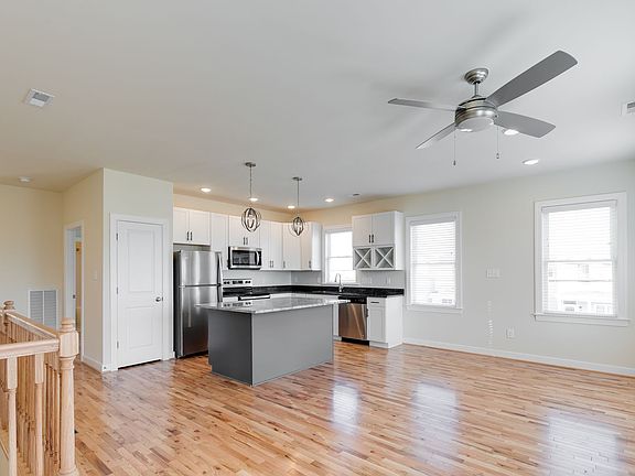 3rd image of 1018 N 32nd St #2