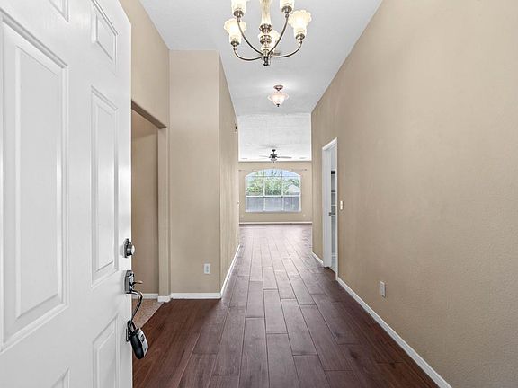 5th image of 2718 Hazy Creek Dr
