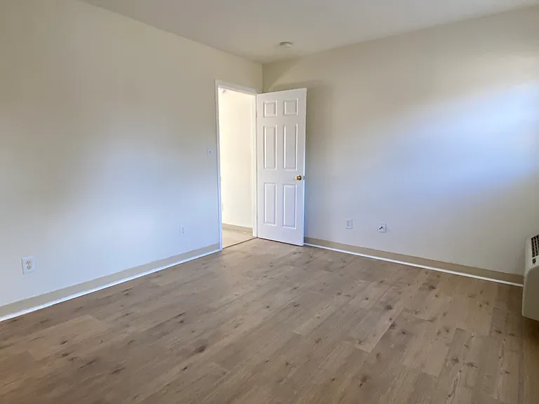70 Coats Cir — Photo 12