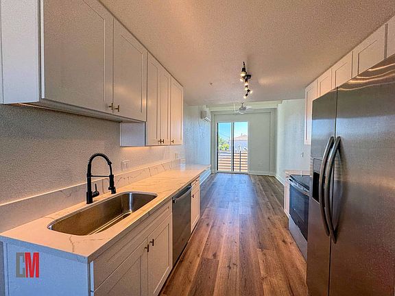 3rd image of 3046 Nimitz Blvd #7