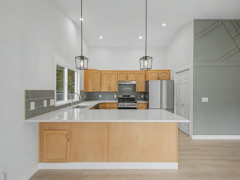 1211 Lotus Ln — Photo 8